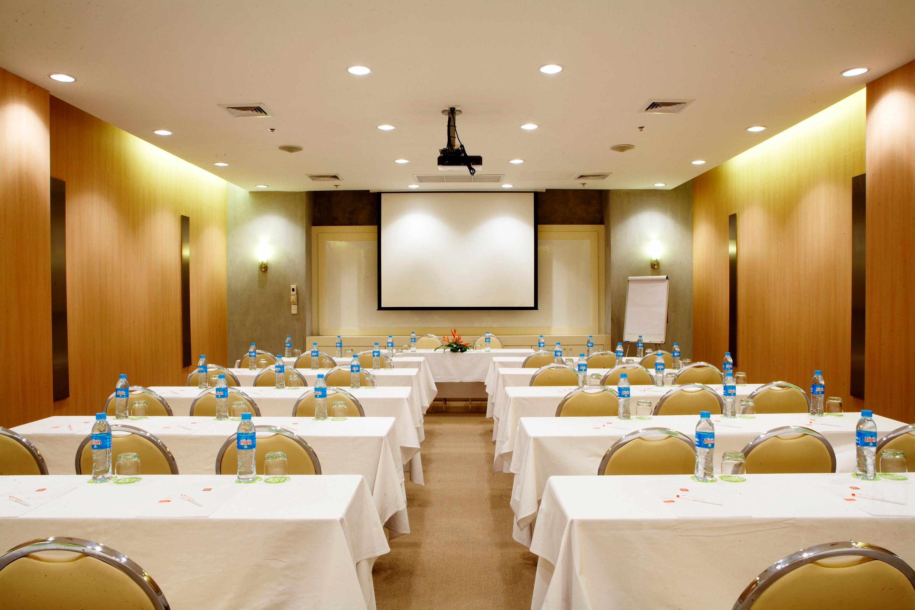 Ibis Phuket Patong Hotell Eksteriør bilde